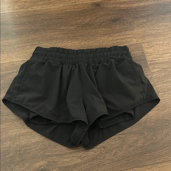 Aerie Black Athletic Shorts with Moisture-Wicking Fabric with Pockets - Picture 1 of 4